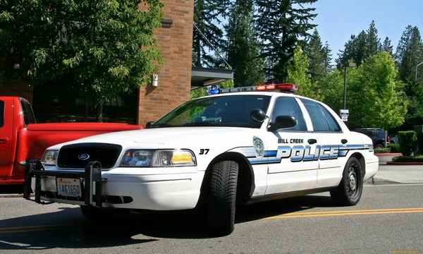 
Пять причин любви американских полицейских к Ford Crown Victoria