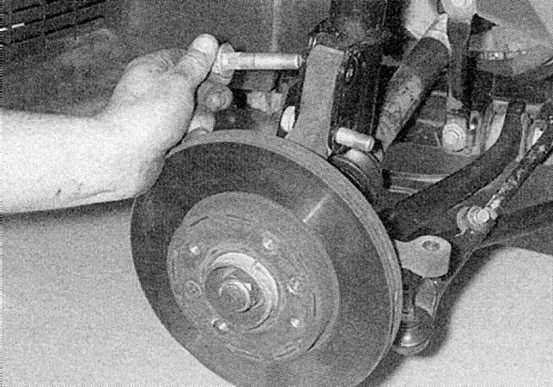 Устройство, обслуживание, ремонт Renault Megane, Scenic c 1996 г. -Снятие и установка сборки переднего поворотного кулака