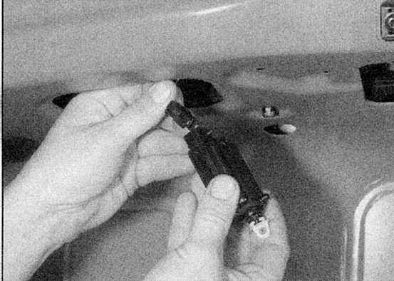 Устройство, обслуживание, ремонт Renault Megane, Scenic c 1996 г. -Снятие и установка компонентов замка крышки багажника