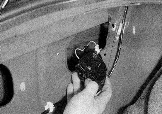 Устройство, обслуживание, ремонт Renault Megane, Scenic c 1996 г. -Снятие и установка компонентов электрического стеклоподъемника