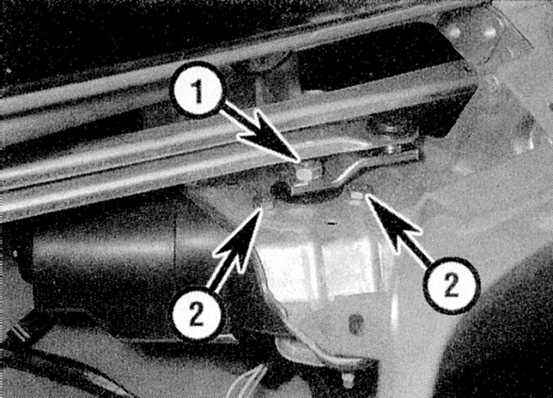 Устройство, обслуживание, ремонт Renault Megane, Scenic c 1996 г. -Снятие и установка мотора стеклоочистителя и тяги