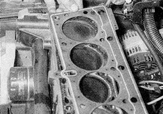 Устройство, обслуживание, ремонт Renault Megane, Scenic c 1996 г. -Снятие, осмотр и установка головки блока цилиндров