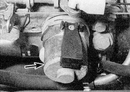 Устройство, обслуживание, ремонт Renault Megane, Scenic c 1996 г. -Снятие и установка топливного насоса