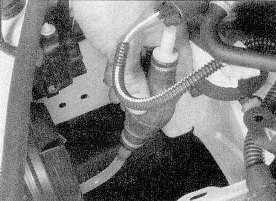 Устройство, обслуживание, ремонт Renault Megane, Scenic c 1996 г. -Заливка и прокачка топливной системы