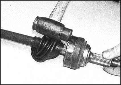 Ремонт и эксплуатация автомобиля Skoda Felicia с 1994 г. -Замена резиновых защитных чехлов ШРУСов приводных валов