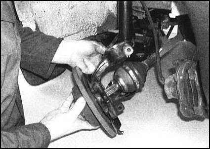 Ремонт и эксплуатация автомобиля Skoda Felicia с 1994 г. -Снятие и установка ступичных сборок передних колес