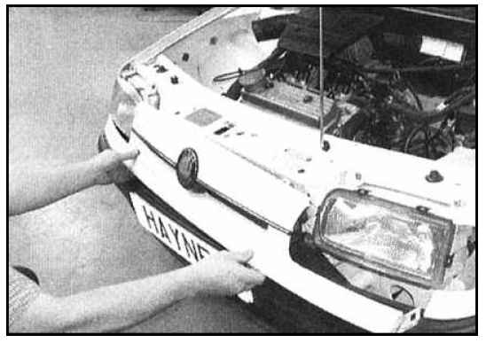 Ремонт и эксплуатация автомобиля Skoda Felicia с 1994 г. -Снятие и установка переднего бампера