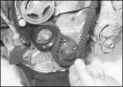 Ремонт и эксплуатация автомобиля Skoda Felicia с 1994 г. -Снятие и установка ремня привода ГРМ и его крышек