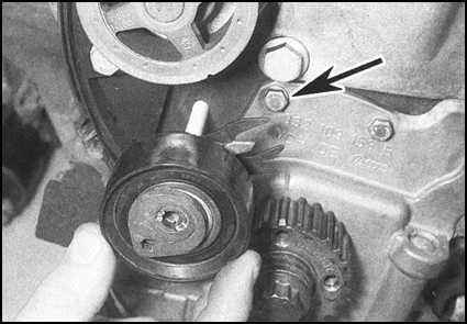 Ремонт и эксплуатация автомобиля Skoda Felicia с 1994 г. -Снятие и установка натяжителя и зубчатых колес ремня привода ГРМ