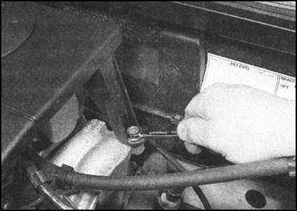 Ремонт и эксплуатация автомобиля Skoda Felicia с 1994 г. -Снятие и установка сборки воздухоочистителя