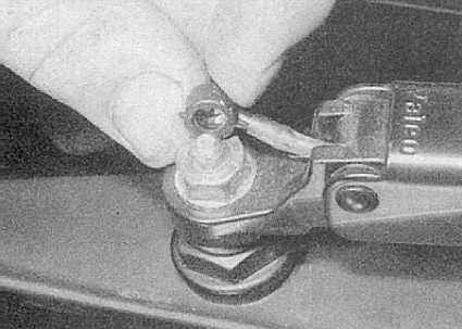 Устройство, обслуживание, ремонт Citroen Xantia (с 1993 г.) -Снятие и установка рычага управления стояночного тормоза