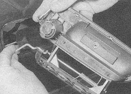 Устройство, обслуживание, ремонт Citroen Xantia (с 1993 г.) -Снятие и установка компонентов замка двери задка
