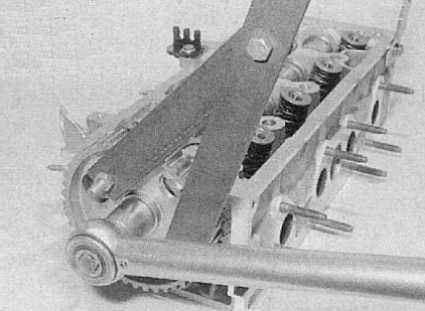 Устройство, обслуживание, ремонт Citroen Xantia (с 1993 г.) -Снятие, проверка состояния и установка натяжителя и зубчатых колес газораспределительного ремня