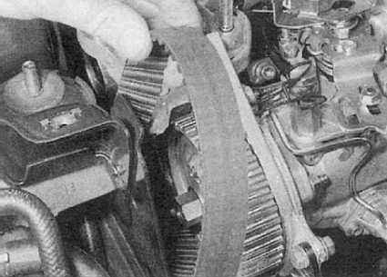 Устройство, обслуживание, ремонт Citroen Xantia (с 1993 г.) -Снятие и установка промежуточного ролика газораспределительного ремня