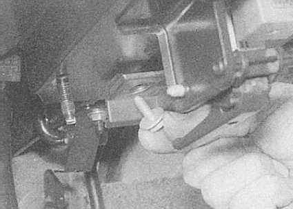 Устройство, обслуживание, ремонт Citroen Xantia (с 1993 г.) -Снятие и установка педали сцепления