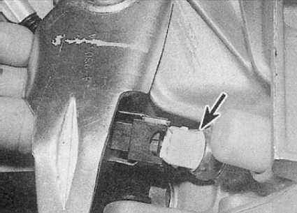 Устройство, обслуживание, ремонт Citroen Xantia (с 1993 г.) -Проверка исправности функционирования, снятие и установка датчика-выключателя огней заднего хода