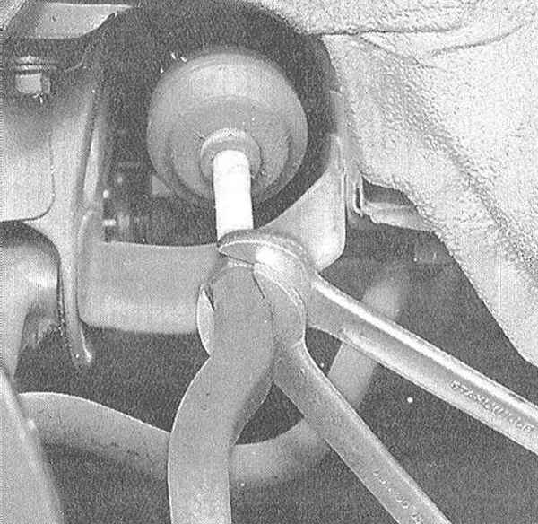 Устройство, обслуживание и ремонт Honda Accord -Снятие и установка наконечников рулевых тяг
