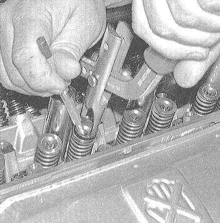 Устройство, обслуживание и ремонт Honda Accord -Замена маслоотражательных колпачков и клапанных пружин с тарелками