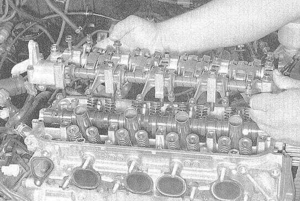 Устройство, обслуживание и ремонт Honda Accord -Снятие, проверка состояния и установка сборки коромысел