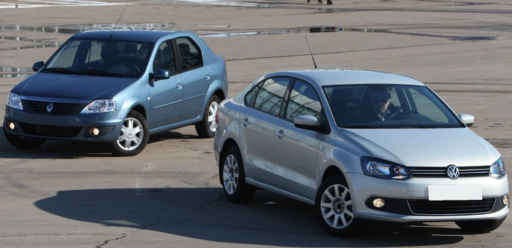 Какой автомобиль лучше Renault Logan или Volkswagen Polo